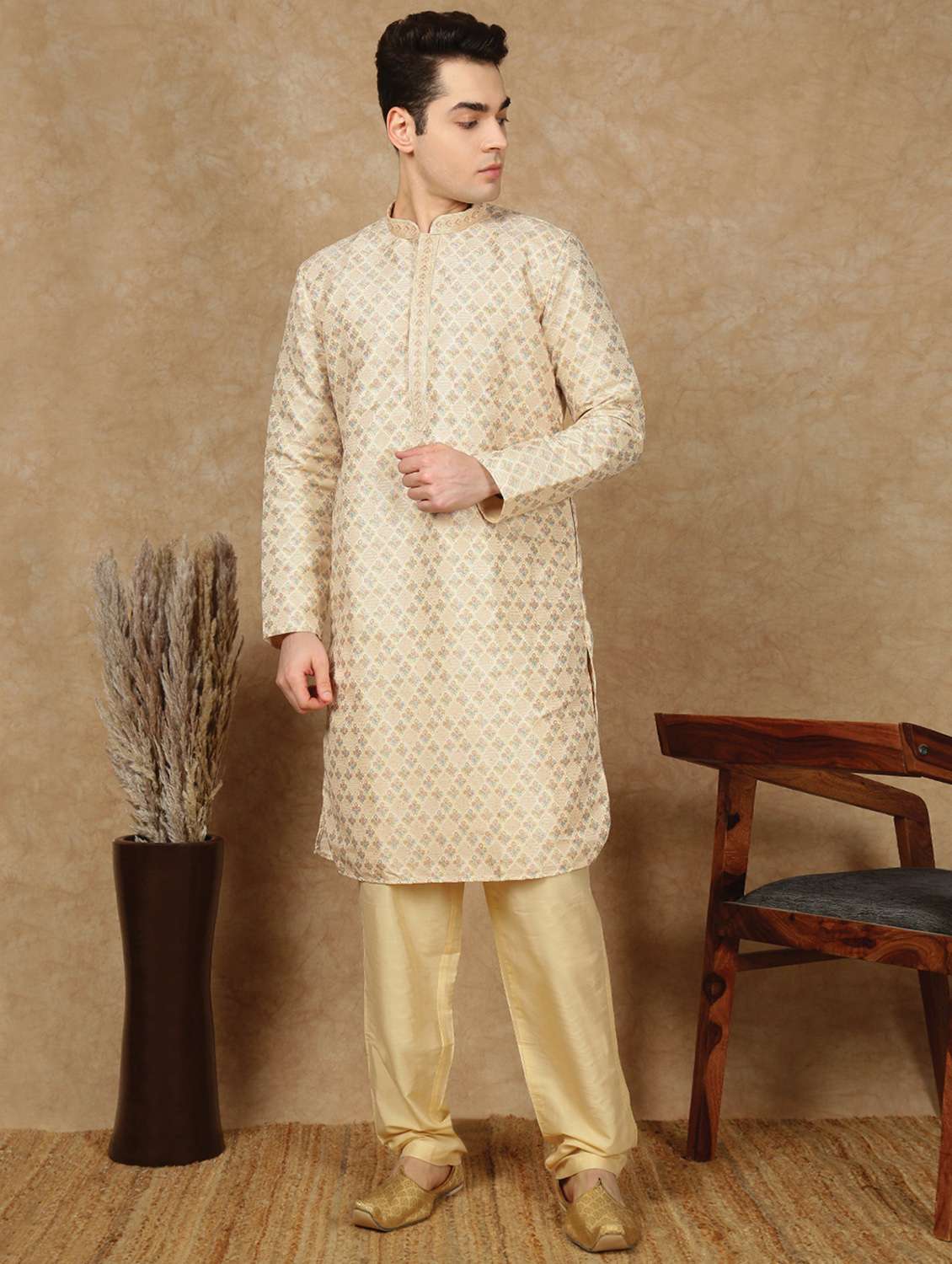 men self design kurta and pyjama set