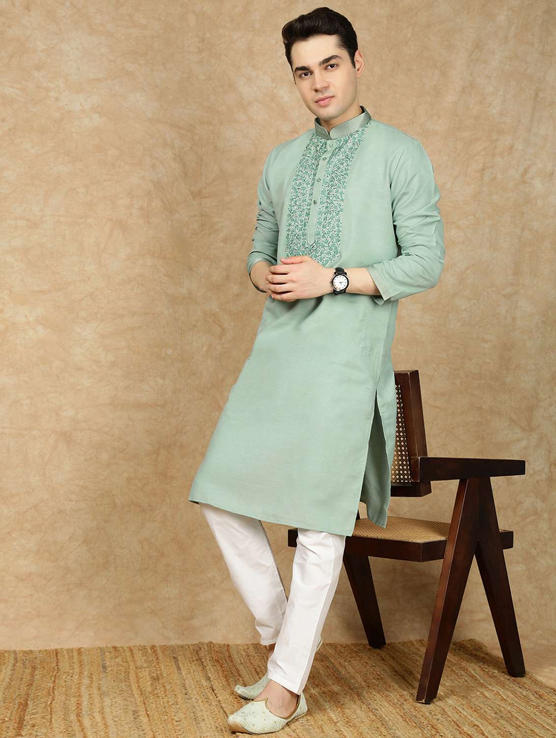 men embroidered kurta and pyjama set