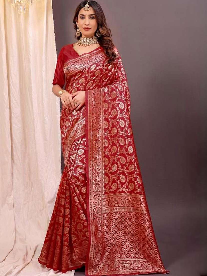 women self design banarasi saree with blouse
