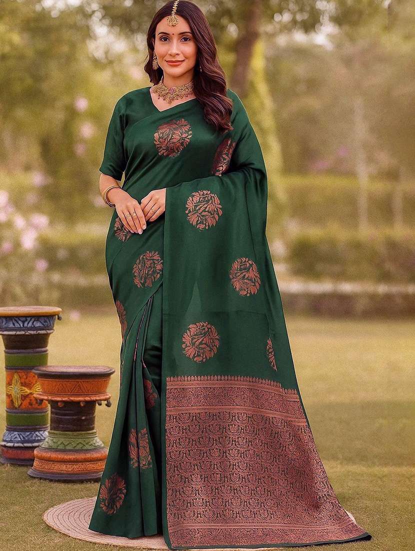 women self design kanjivaram saree with blouse