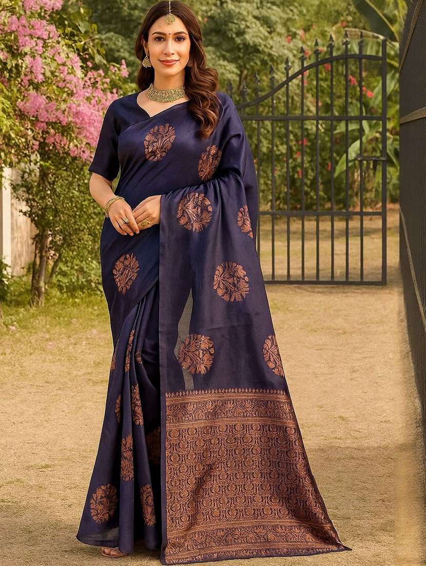 women self design kanjivaram saree with blouse