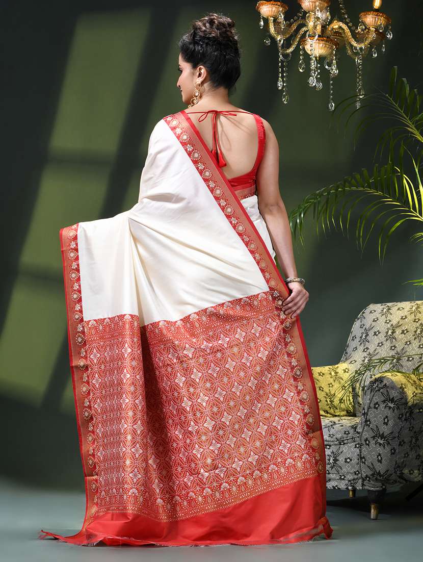 women solid with bordered saree with blouse - 22376116 -  Standard Image - 3