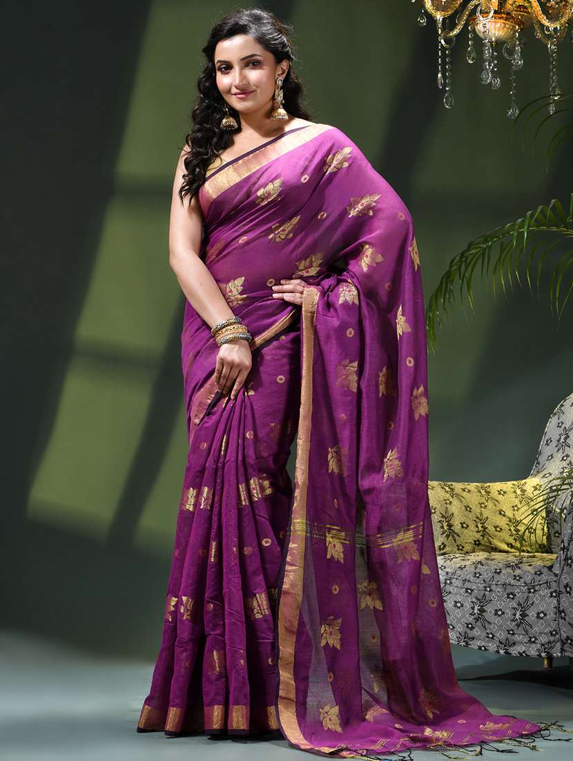 women self design handloom saree with blouse