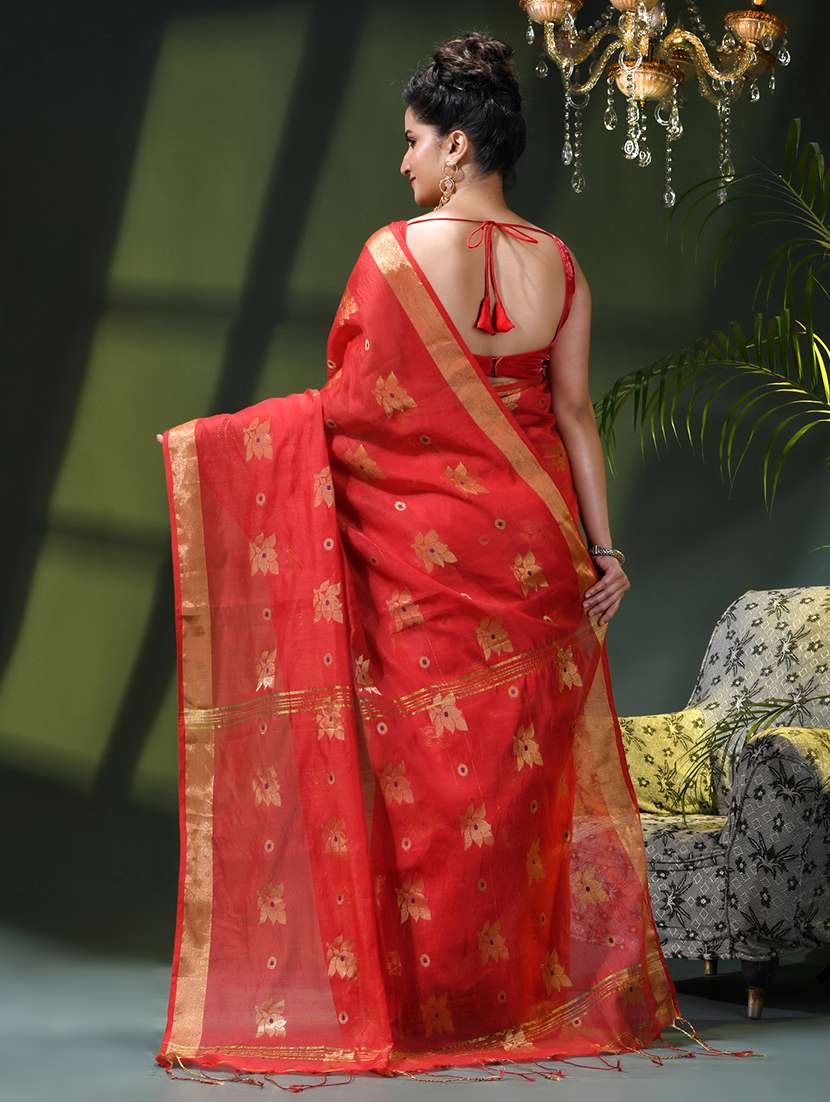 women self design handloom saree with blouse - 22376124 -  Standard Image - 3