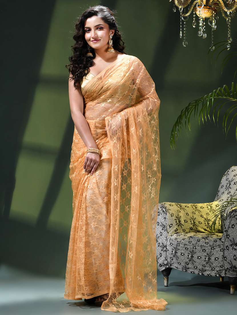 women self design plain saree