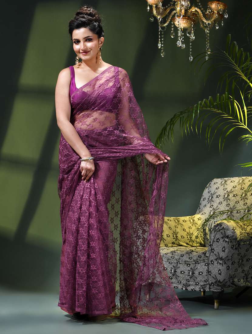 women self design plain saree