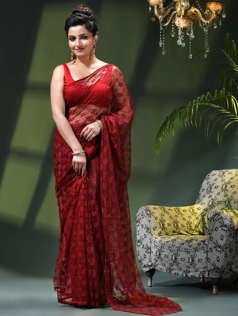 women self design plain saree