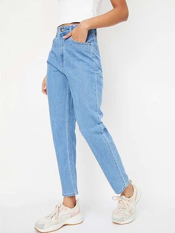 women solid mid rise boyfriend fit jeans