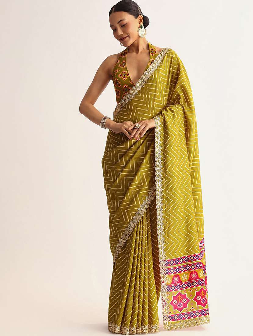 women chevron printed saree with blouse