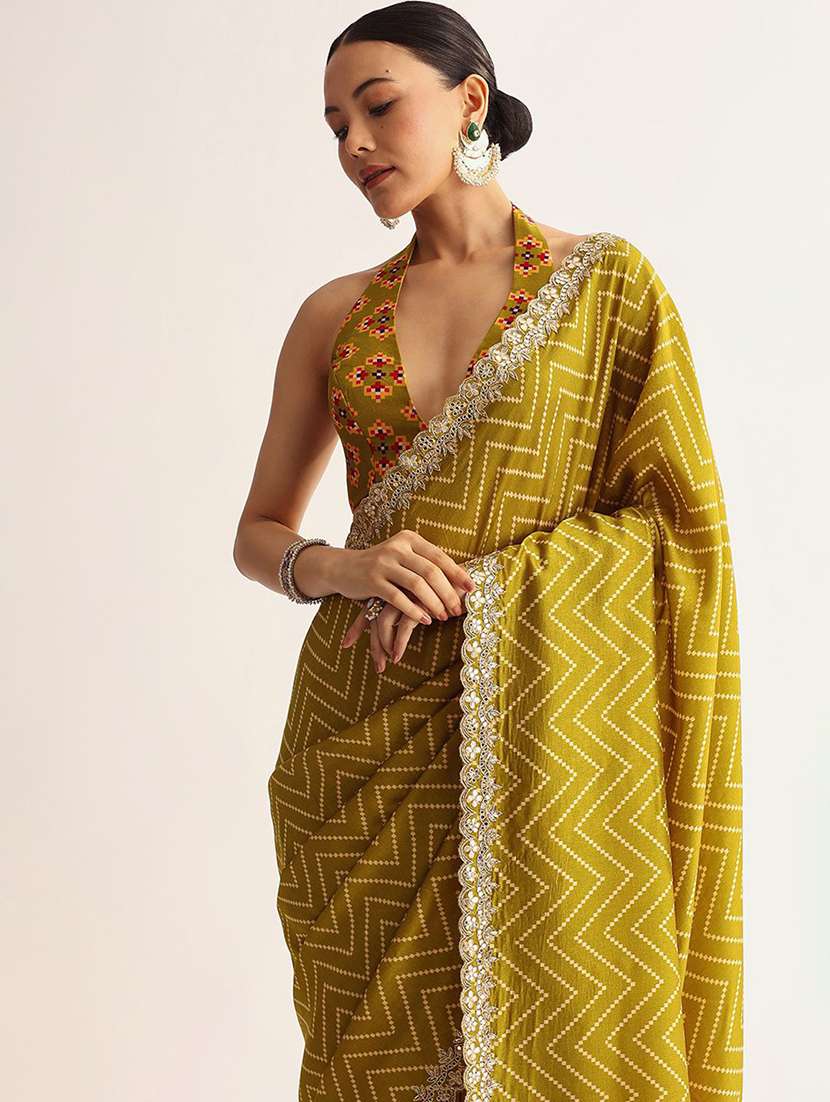 women chevron printed saree with blouse - 22376677 -  Standard Image - 3