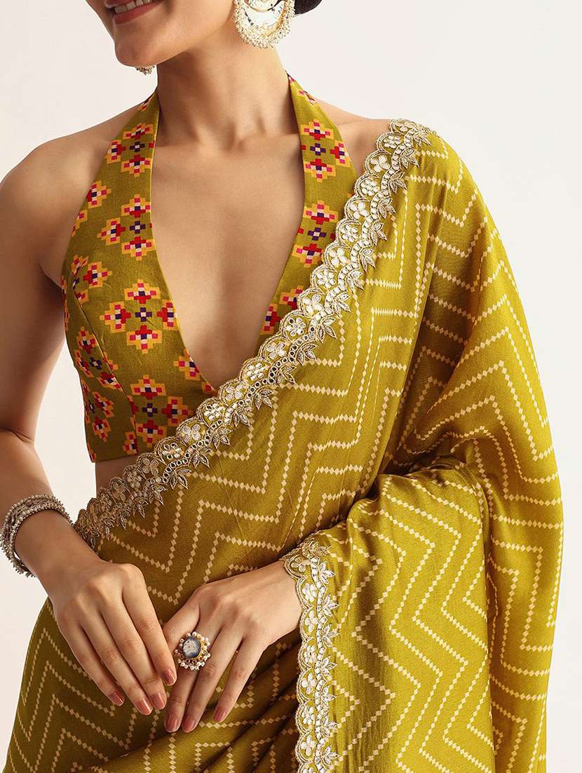 women chevron printed saree with blouse - 22376677 -  Standard Image - 5