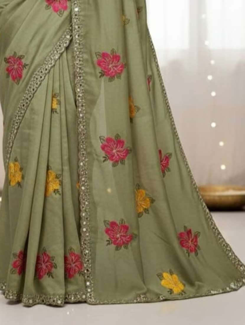 women solid with bordered saree with blouse - 22376685 -  Standard Image - 3