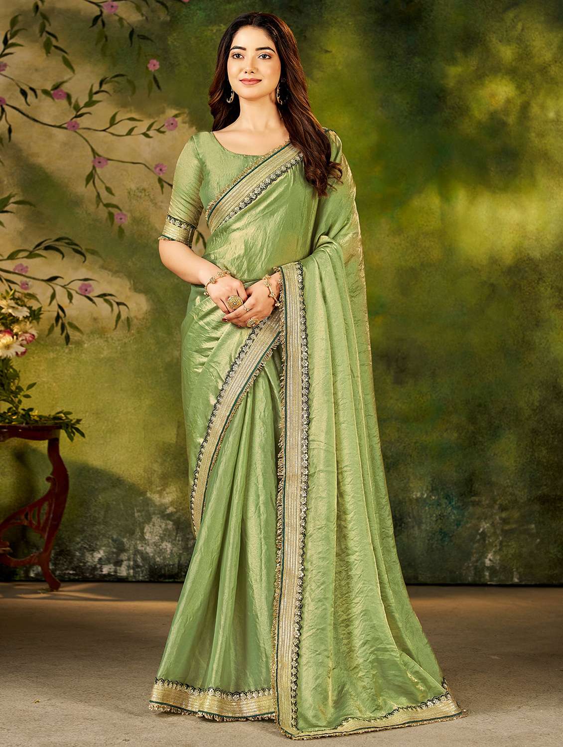 women solid with bordered saree with blouse