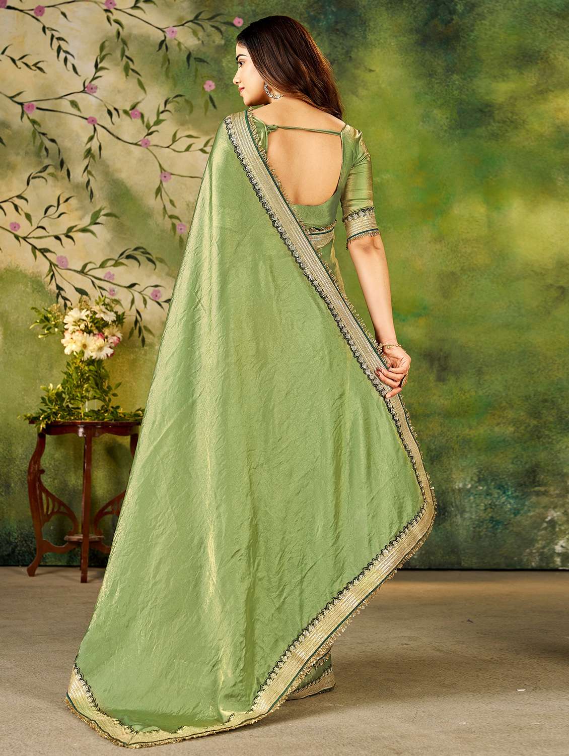 women solid with bordered saree with blouse - 22377527 -  Standard Image - 3