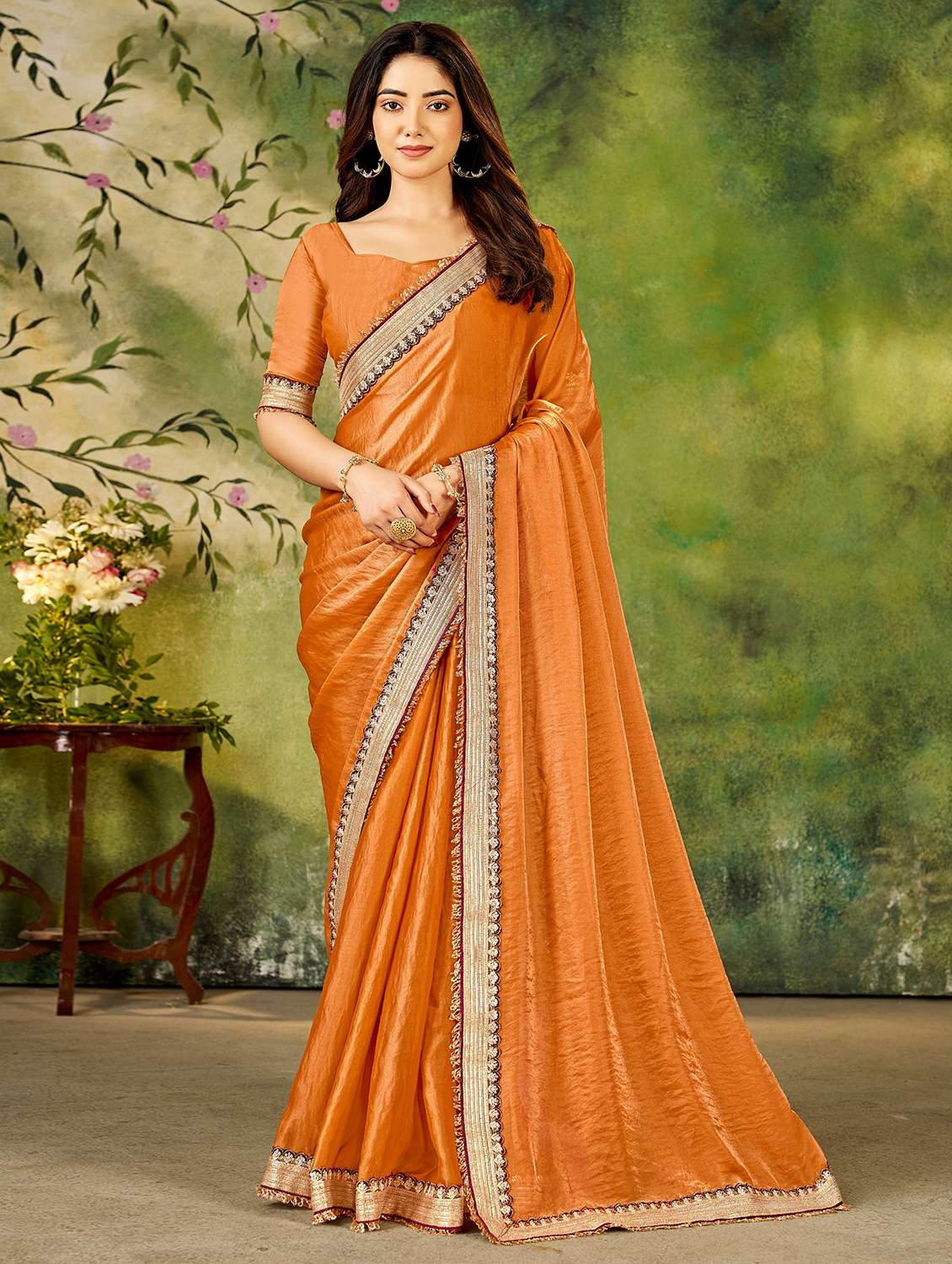 women solid with bordered saree with blouse