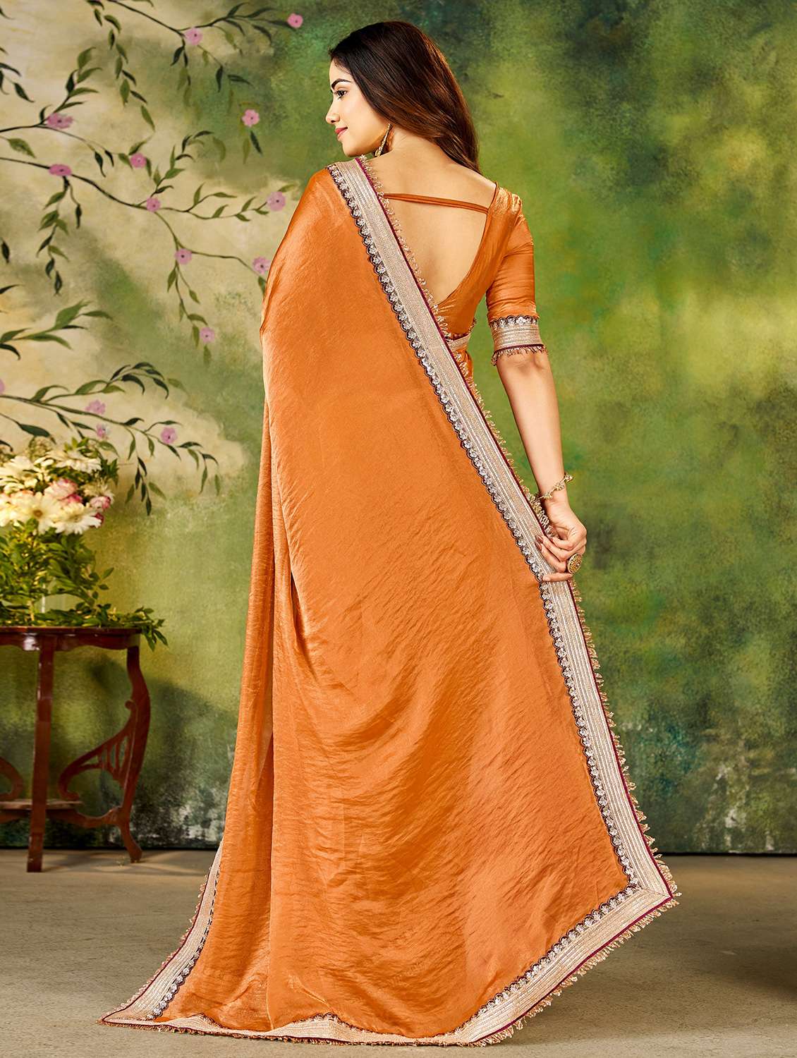 women solid with bordered saree with blouse - 22377528 -  Standard Image - 3