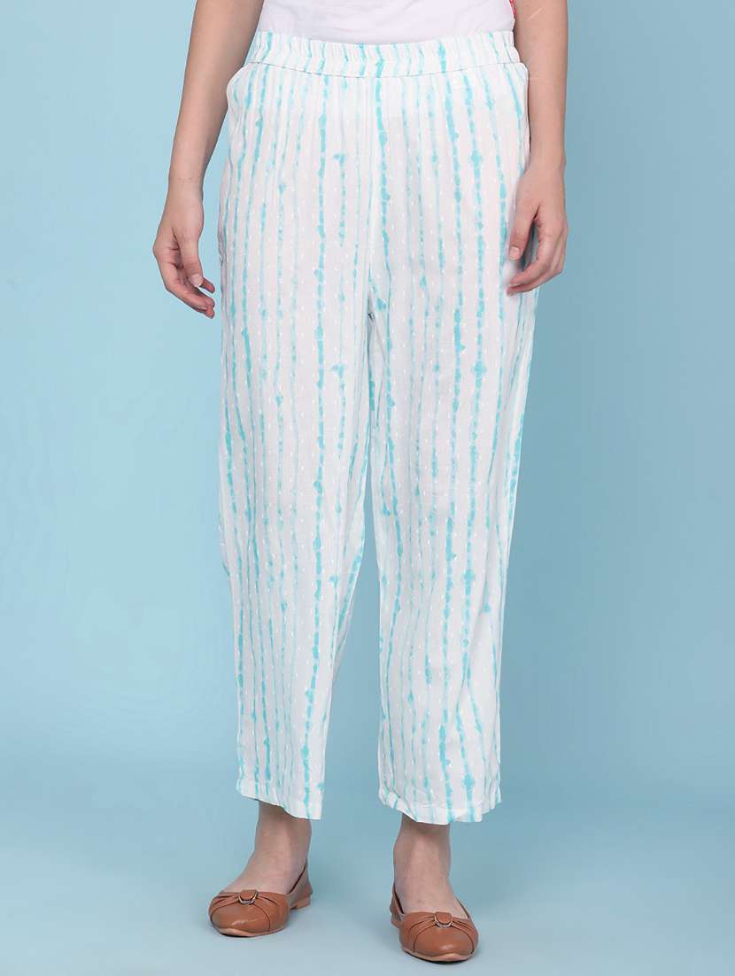 women printed mid rise straight fit trouser