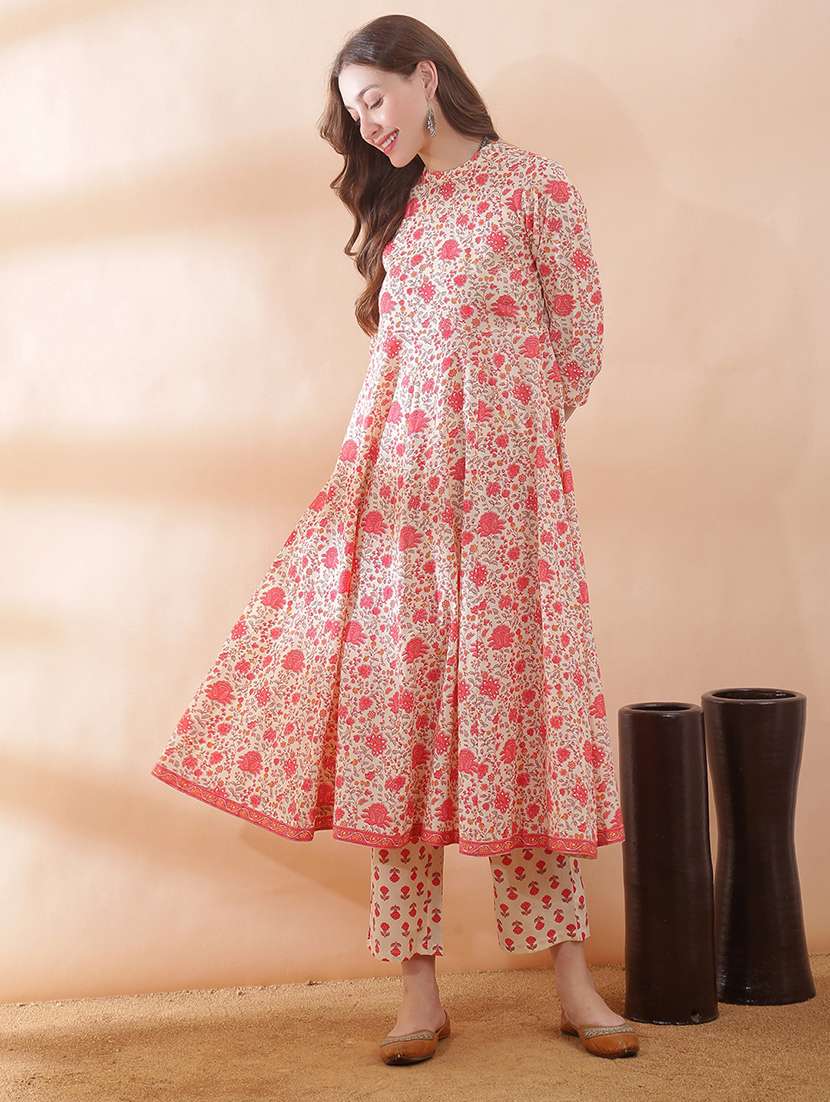 women floral three quarter sleeve kurta pant set