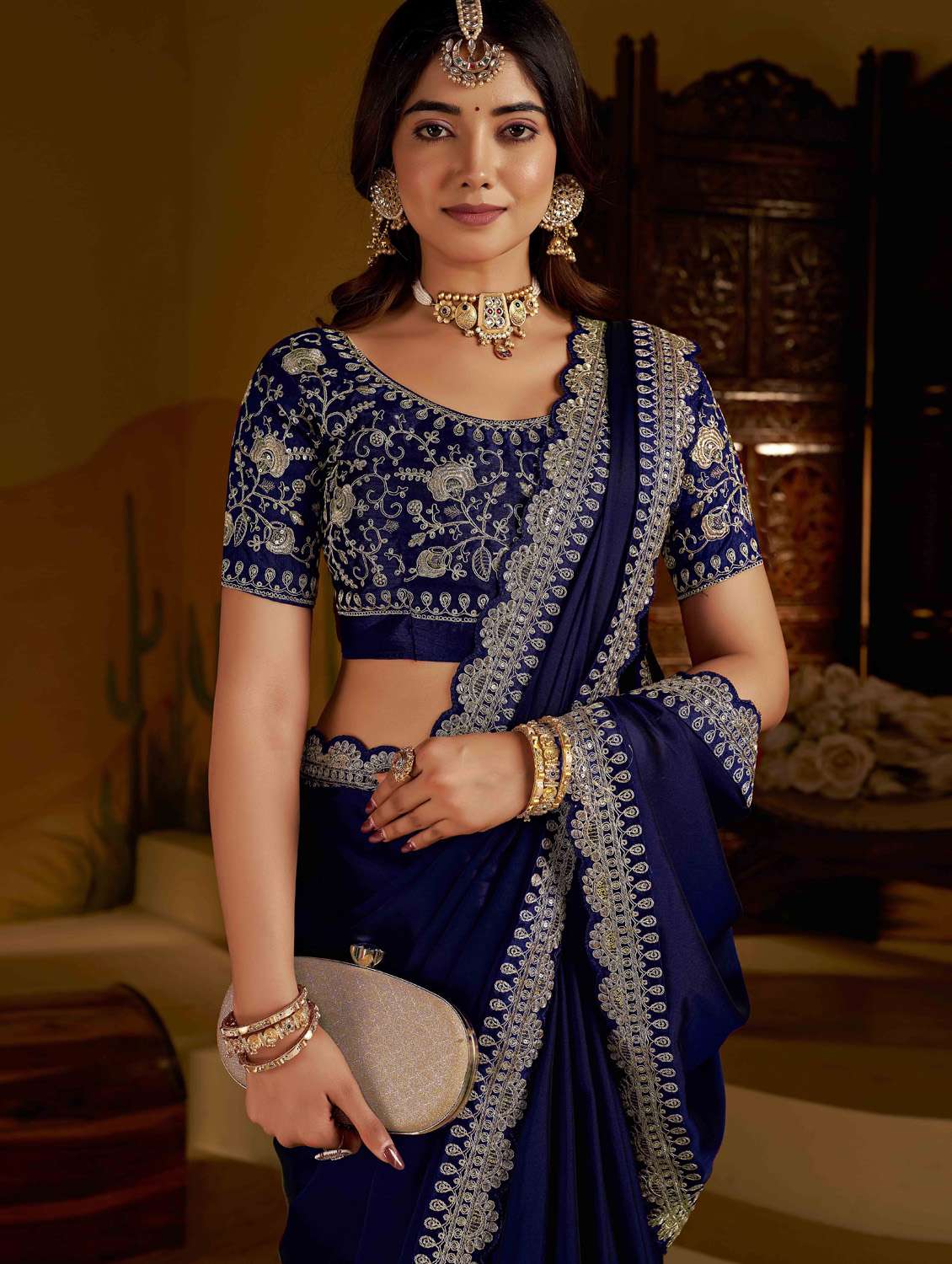 women solid with bordered saree with blouse - 22378523 -  Standard Image - 5