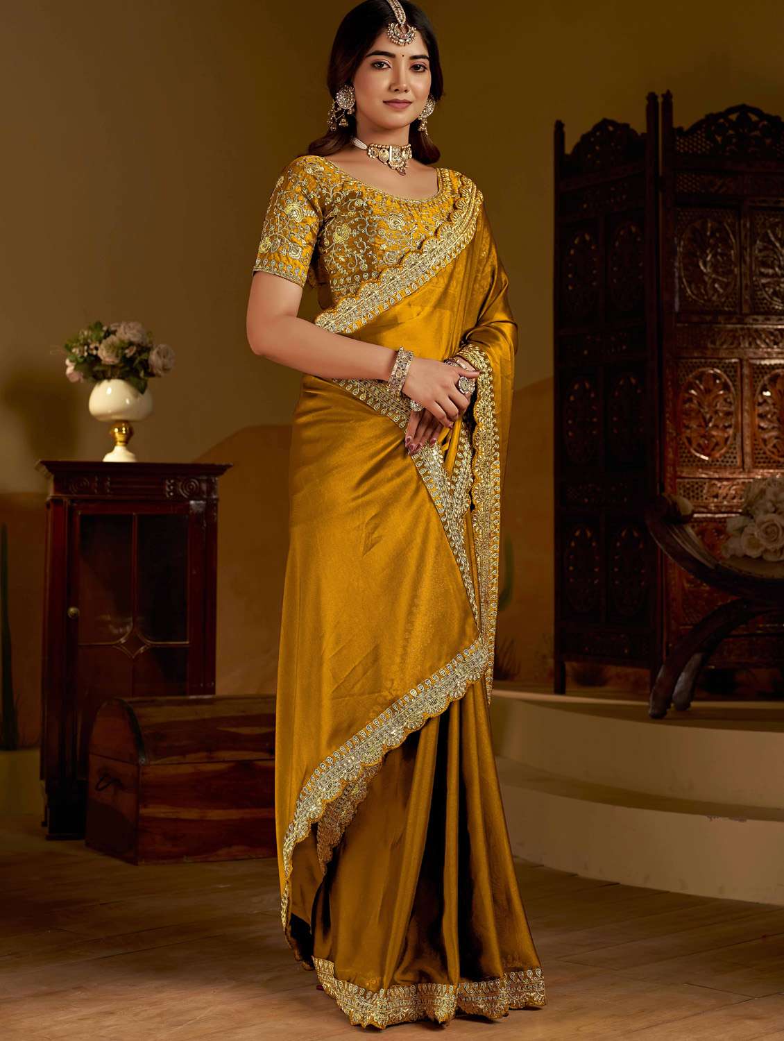 women solid with bordered saree with blouse - 22378524 -  Standard Image - 3