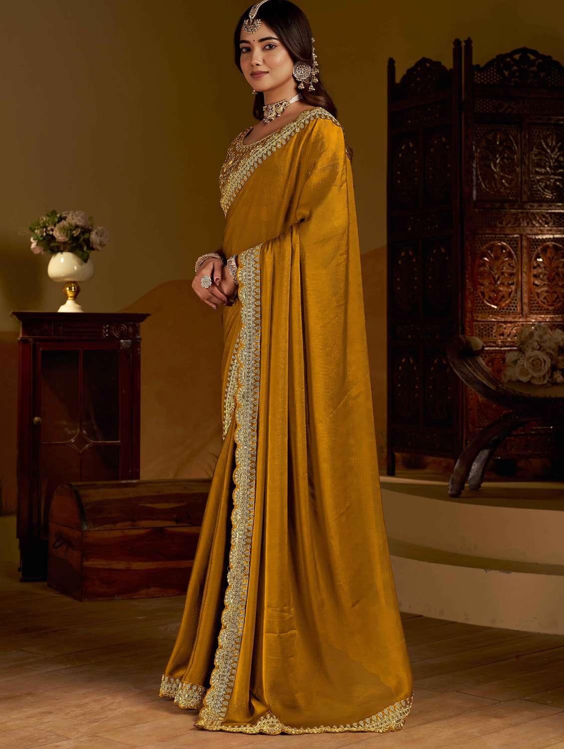 women solid with bordered saree with blouse - 22378524 -  Standard Image - 5