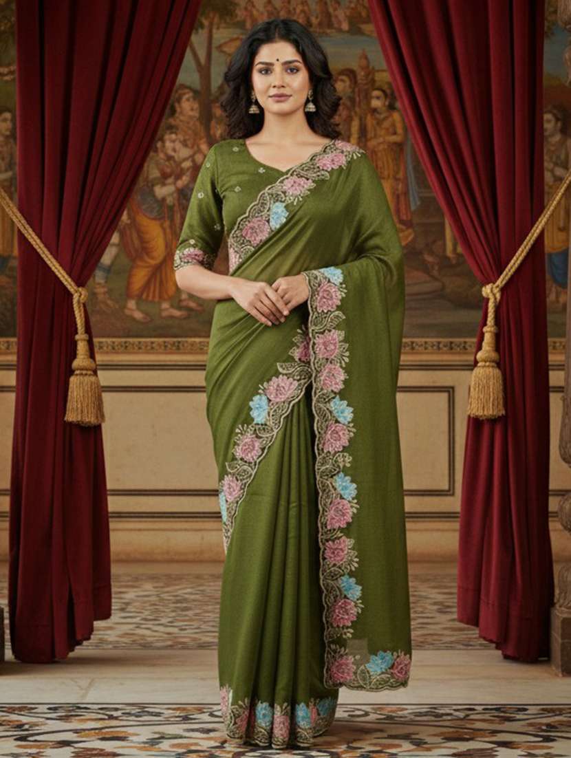 women solid with bordered saree with blouse