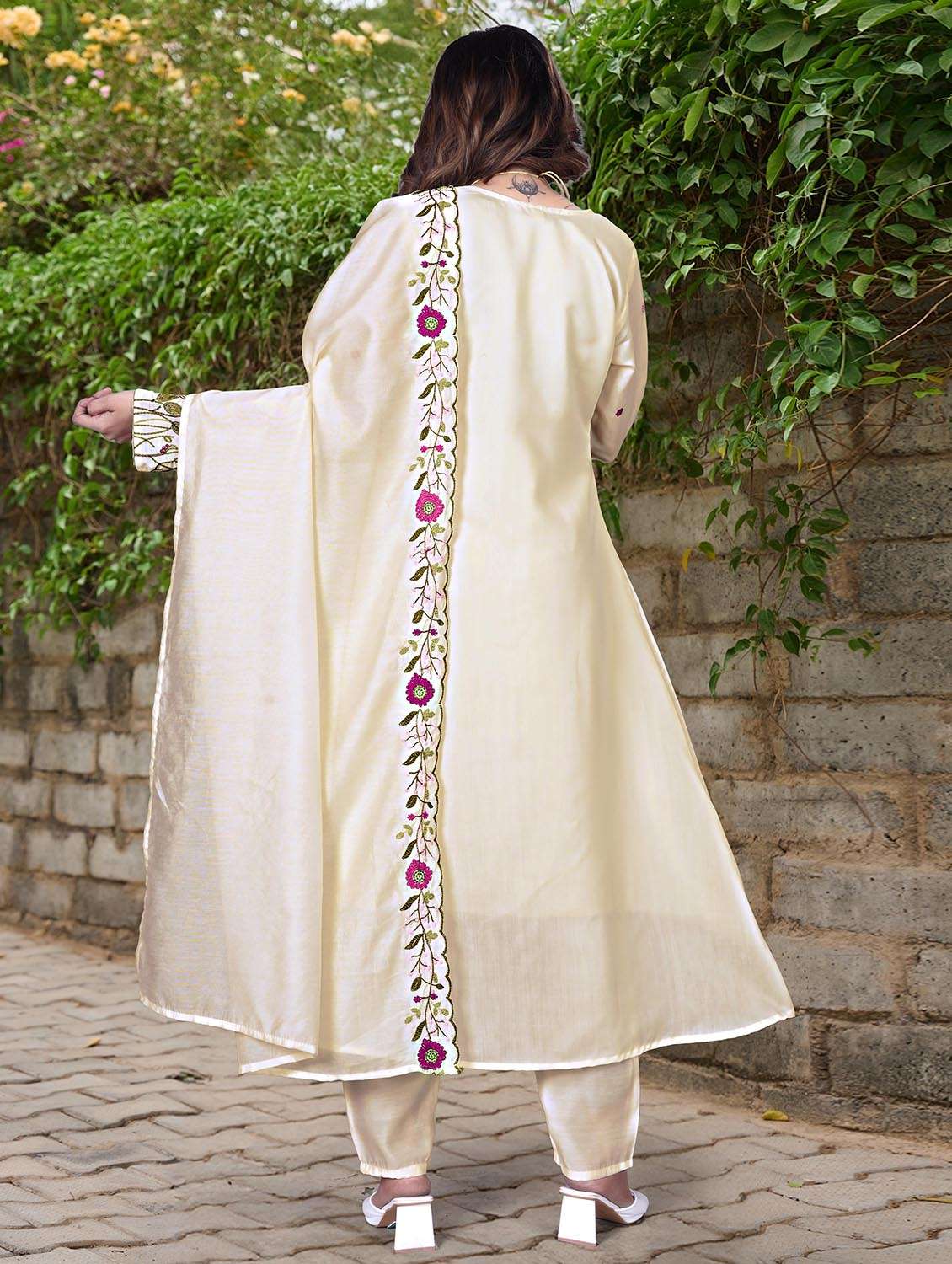 women solid with work long sleeve kurta pant with dupatta set - 22379490 -  Standard Image - 5