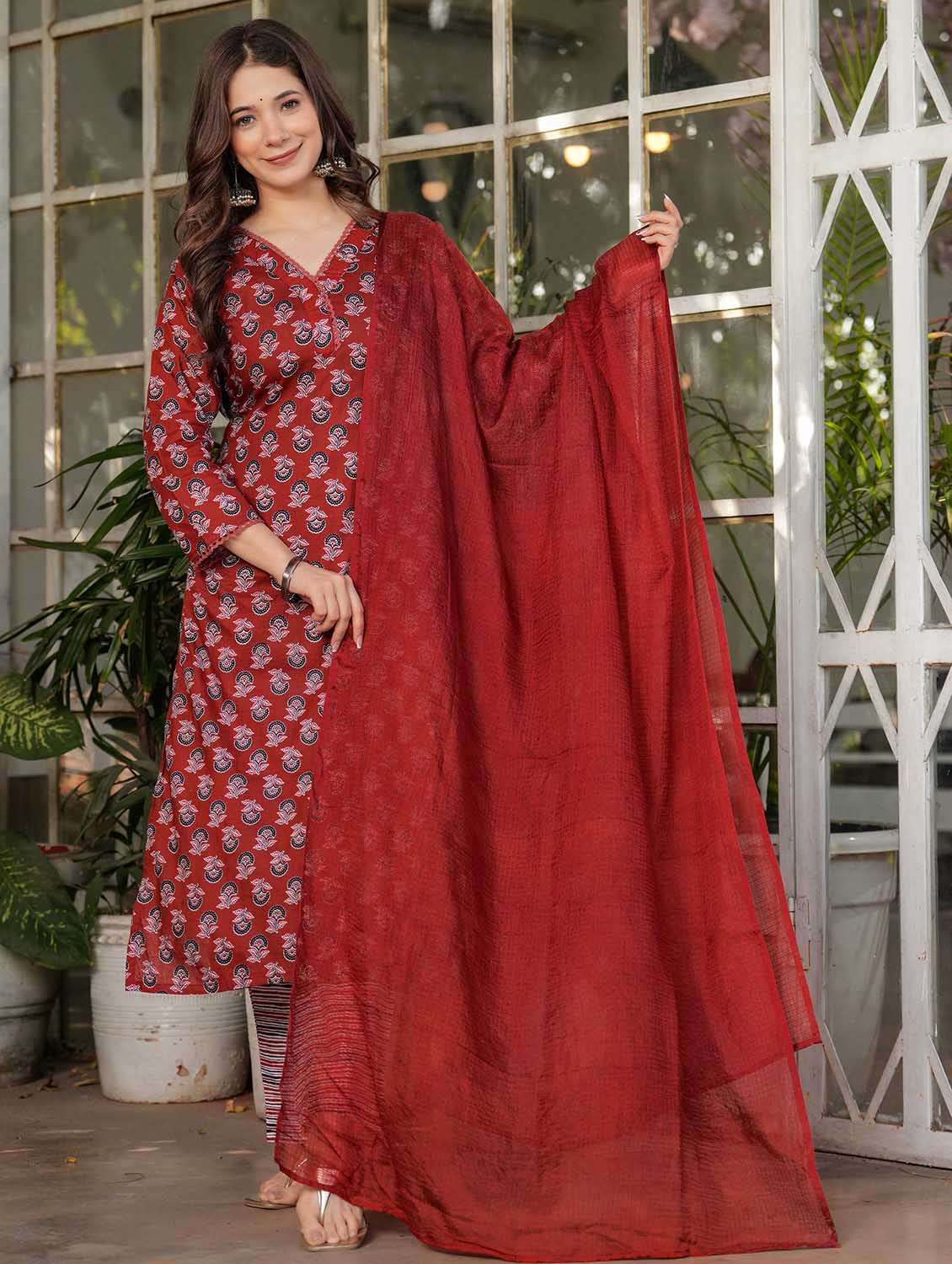 women floral three quarter sleeve kurta pant with dupatta set - 22379553 -  Standard Image - 3