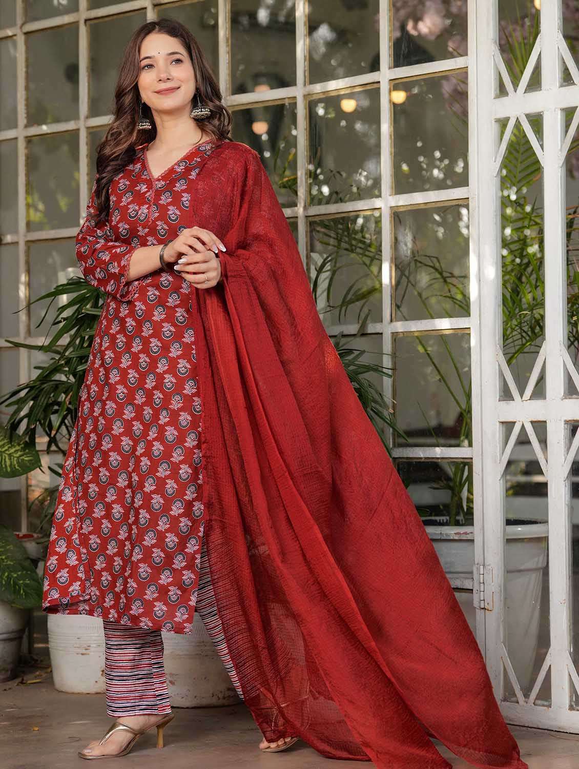 women floral three quarter sleeve kurta pant with dupatta set - 22379553 -  Standard Image - 5