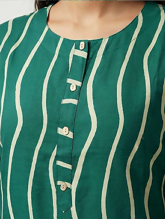 women printed three quarter sleeves straight kurta - 22379672 -  Standard Image - 3