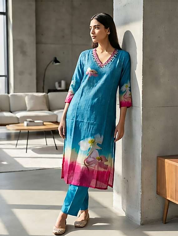 women printed three quarter sleeves kurta and pant set