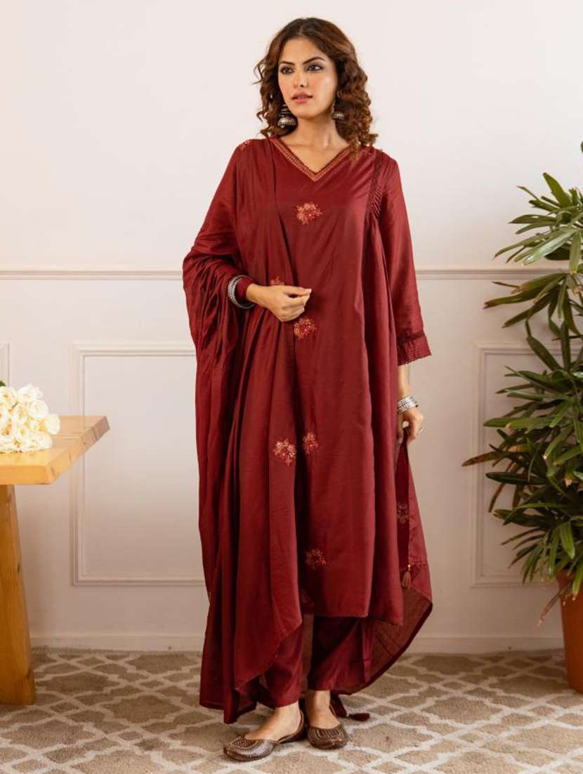women embroidered kurta and pant with dupatta set