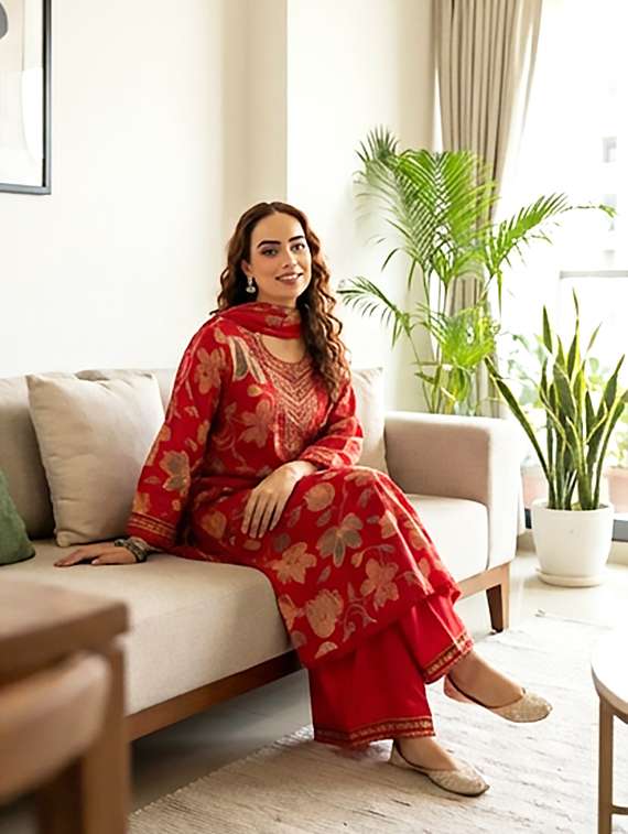 women printed three quarter sleeves kurta and palazzo set with dupatta