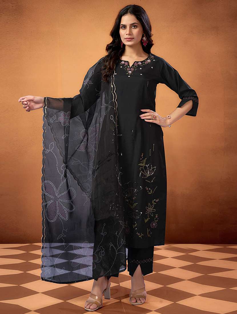 women solid with work three quarter sleeve kurta pant with dupatta set