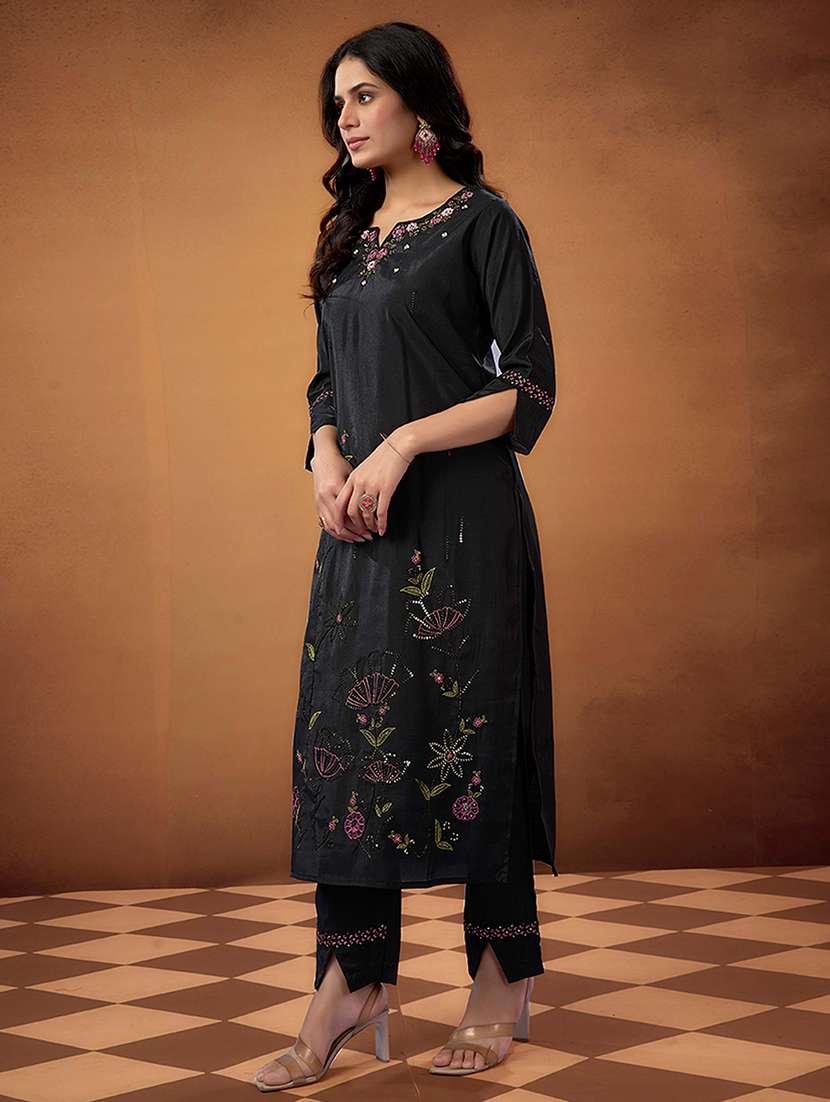 women solid with work three quarter sleeve kurta pant with dupatta set - 22379786 -  Standard Image - 3