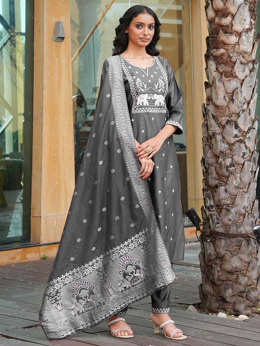 women solid with work three quarter sleeve kurta pant with dupatta set - 22380928 -  Standard Image - 3