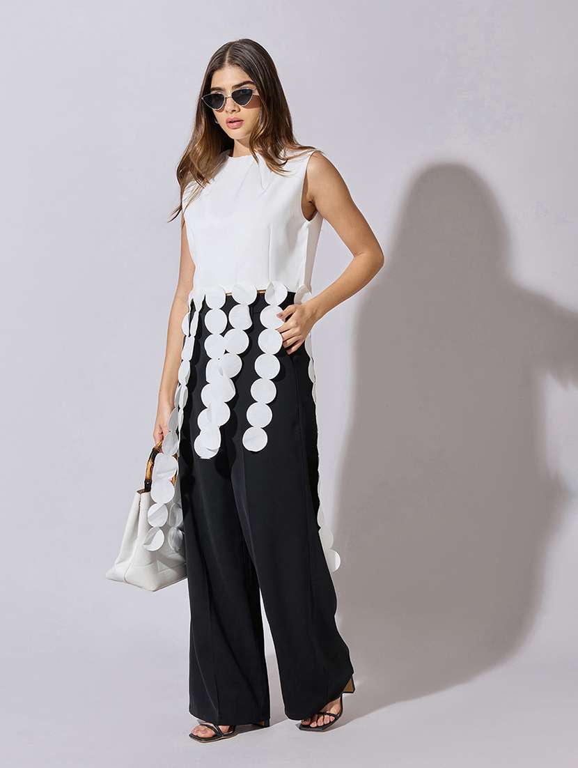 women solid sleeveless crop top