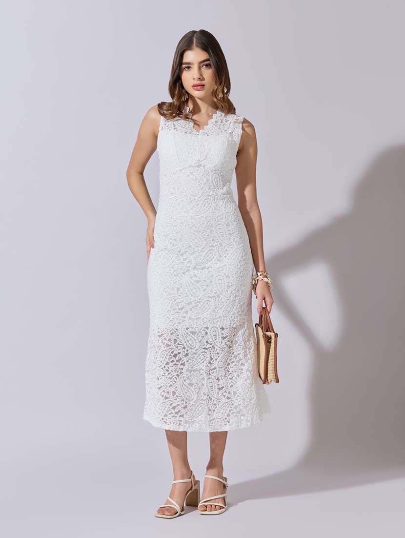 women self designed sleeveless lace bodycon dress