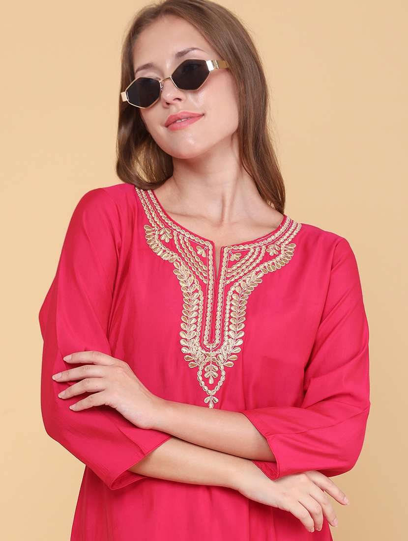 Women Embroidered Three Quarter Sleeves Straight Kurta - 22381844 -  Standard Image - 5