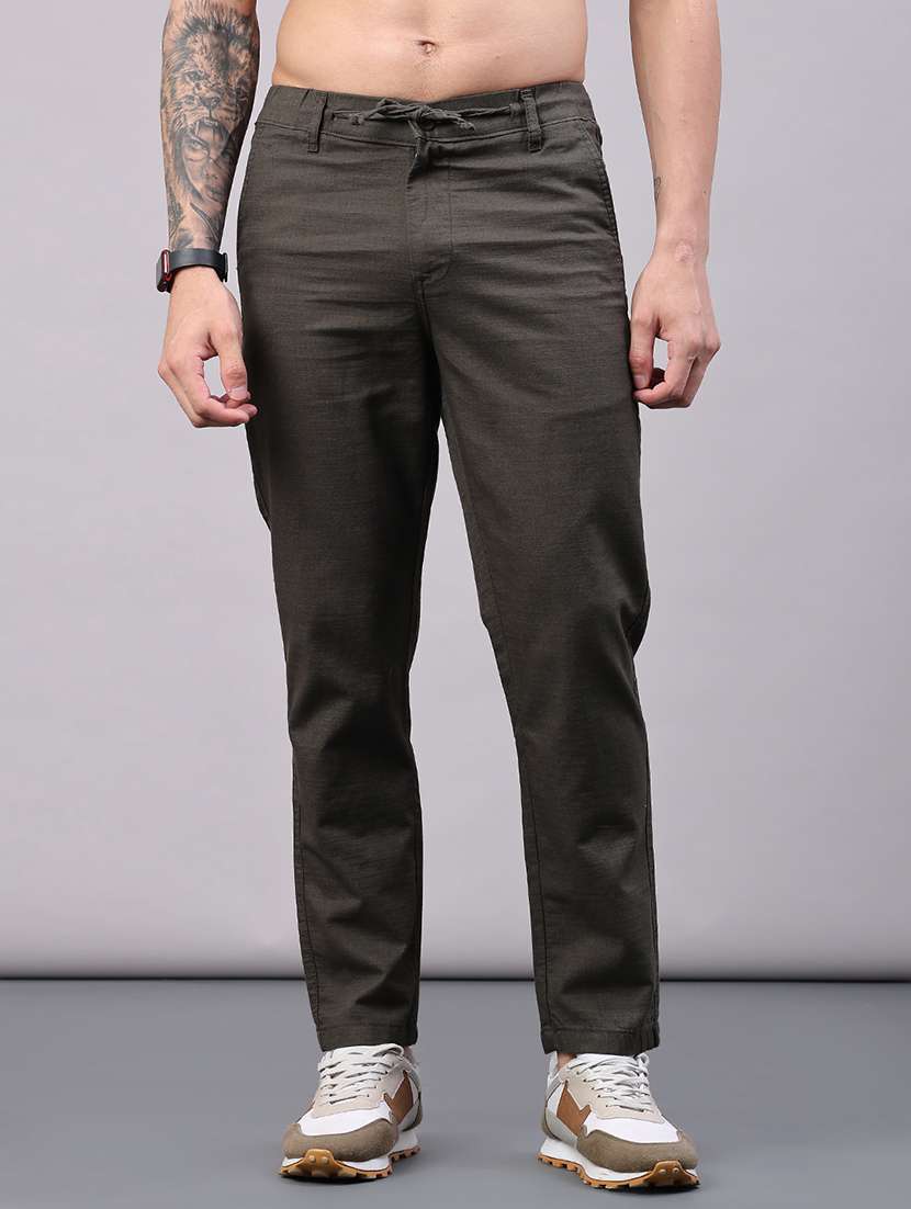 men solid mid rise chinos casual trouser