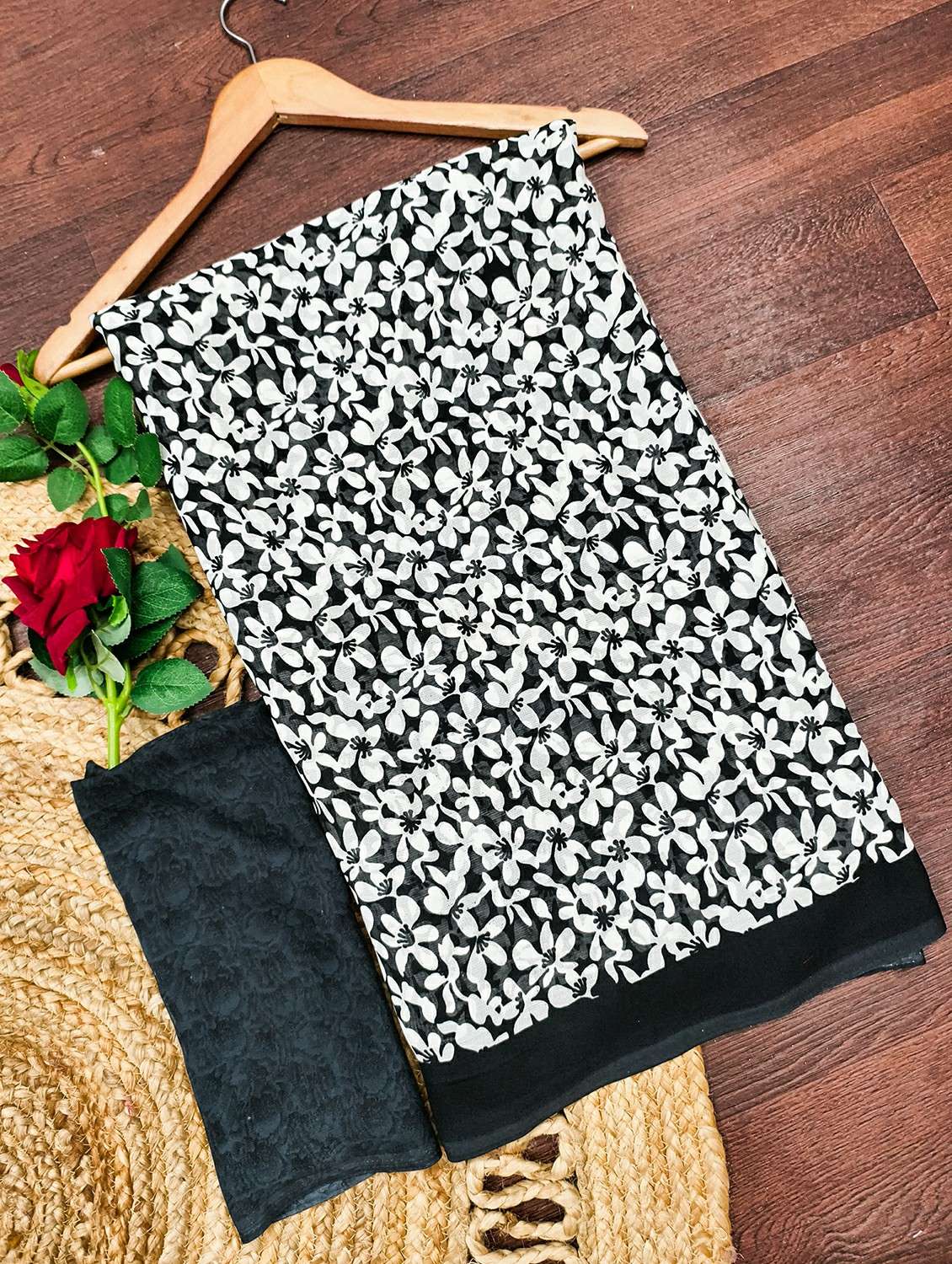 women printed casual wear saree with blouse