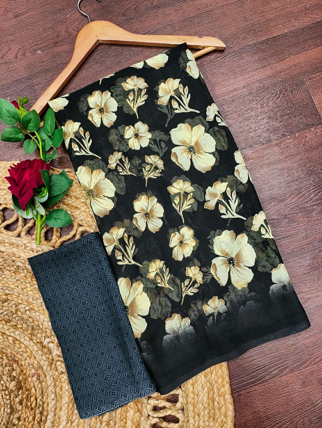 women printed casual wear saree with blouse