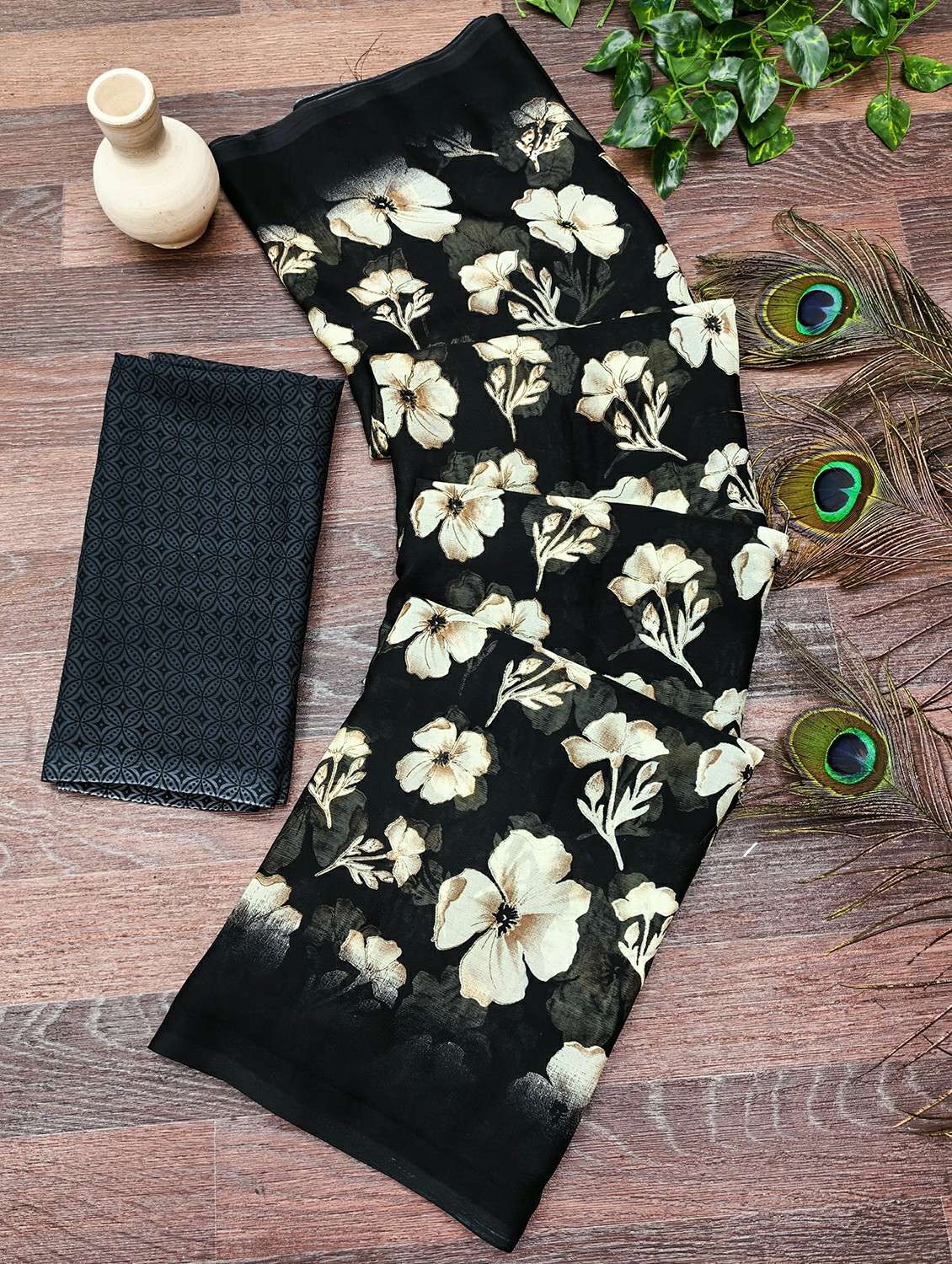 women printed casual wear saree with blouse - 22384362 -  Standard Image - 3