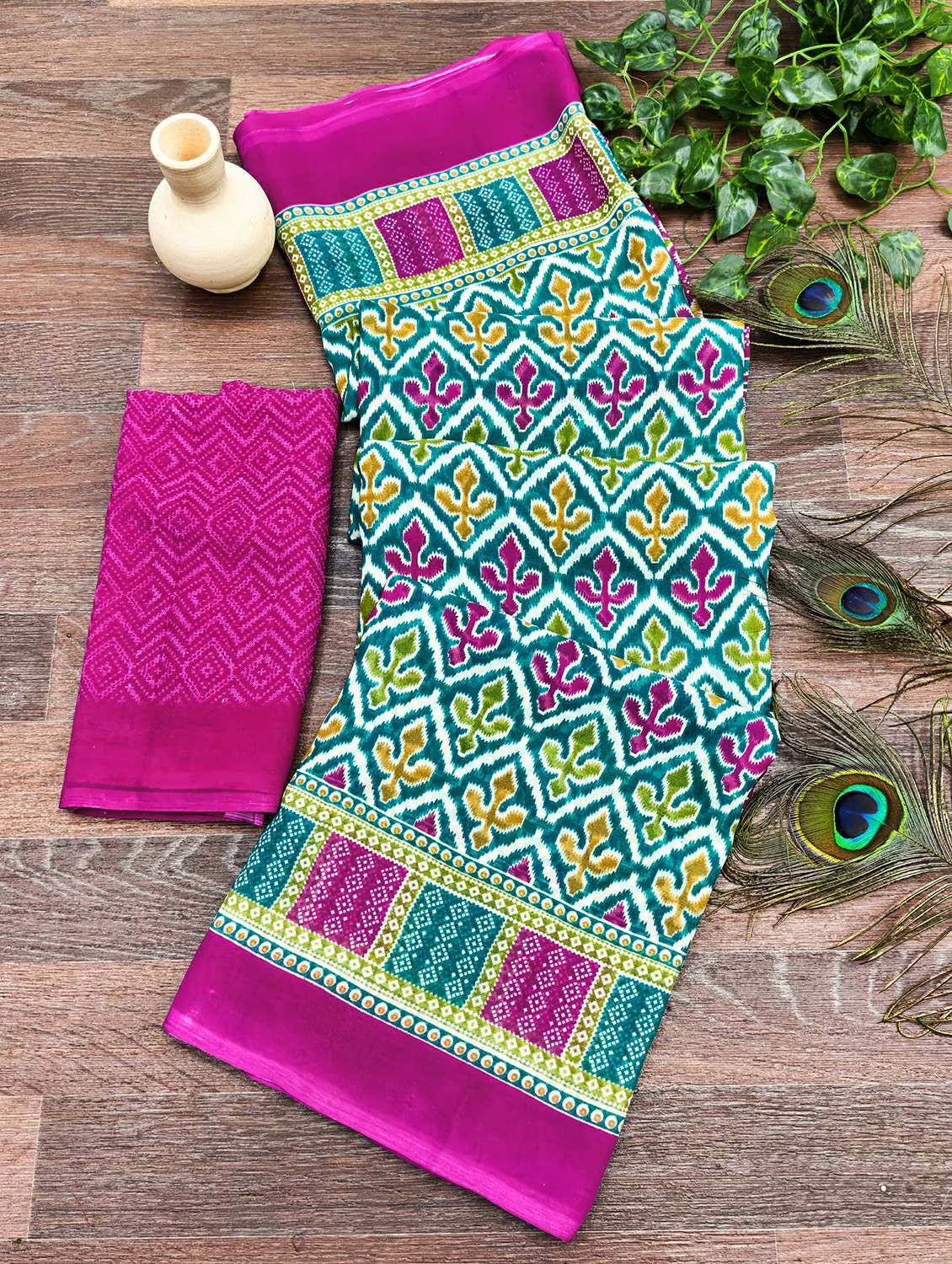 women printed casual wear saree with blouse - 22384372 -  Standard Image - 3