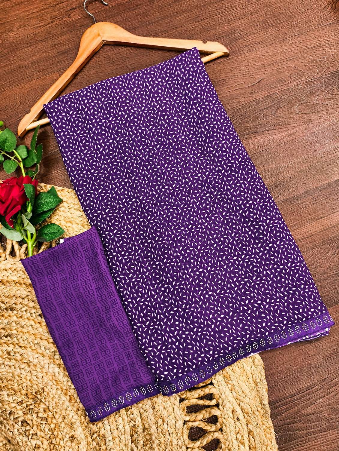 women printed casual wear saree with blouse - 22384443 -  Standard Image - 3