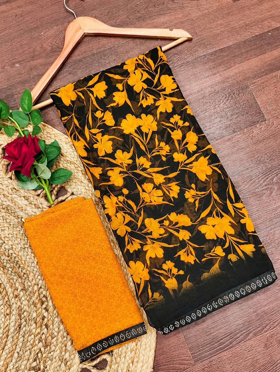 women printed casual wear saree with blouse