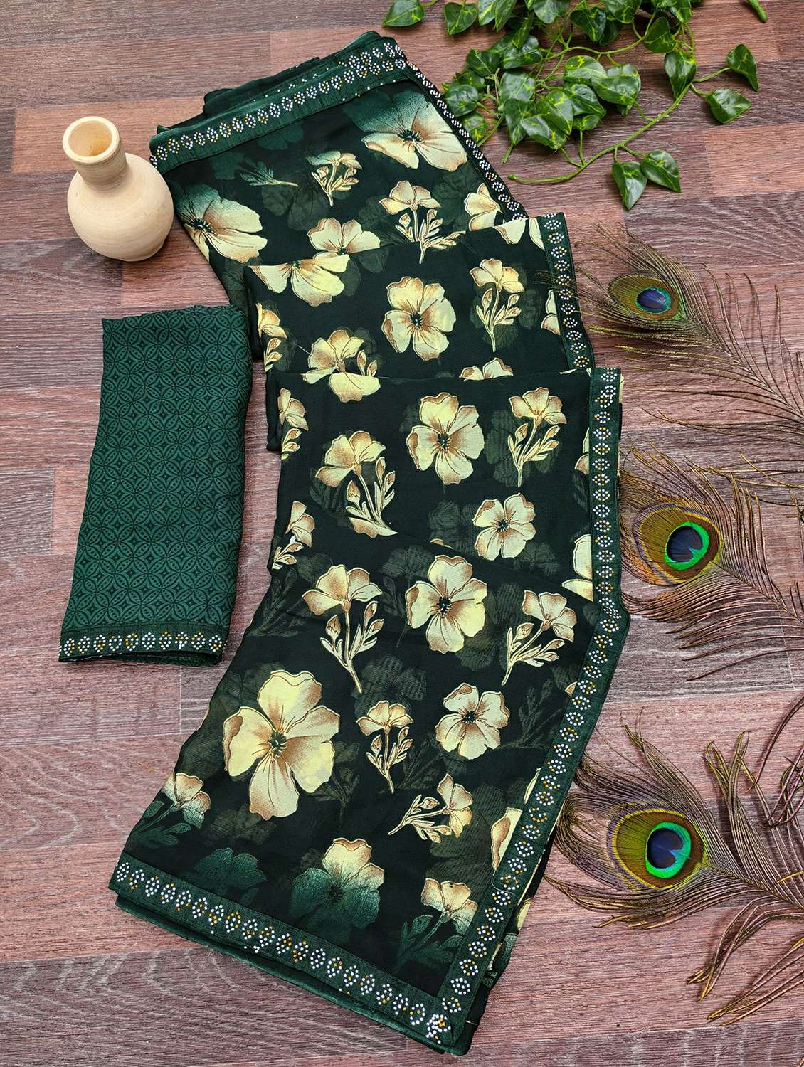 women printed casual wear saree with blouse - 22384467 -  Standard Image - 3