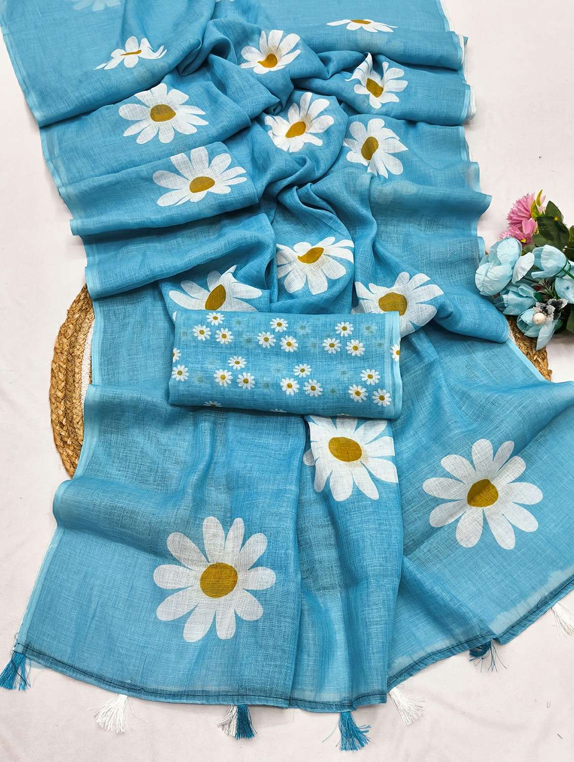 women printed casual wear saree with blouse