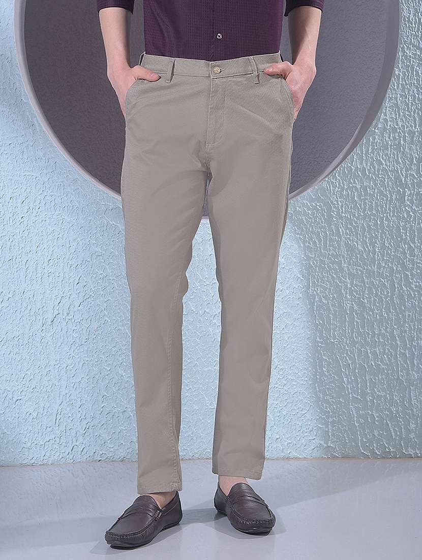 men solid mid rise chinos casual trouser