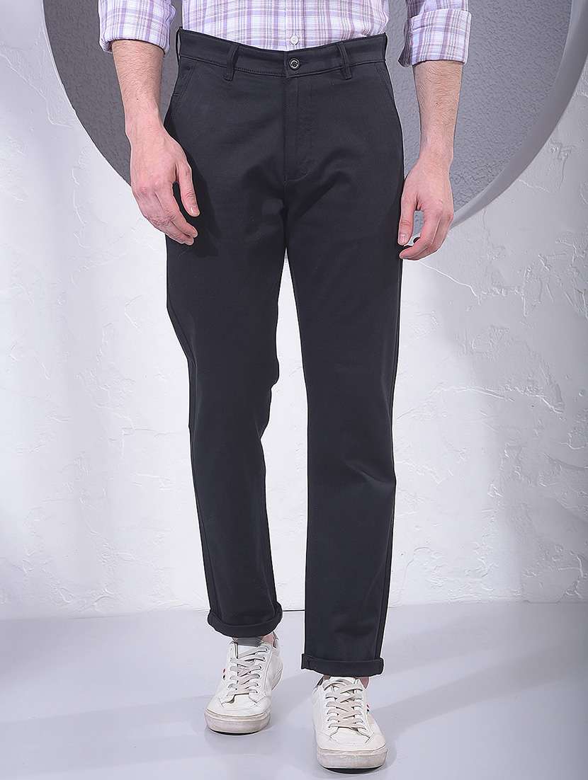 men solid mid rise chinos casual trouser